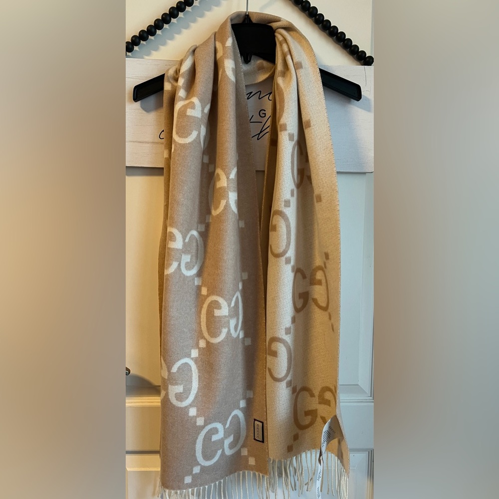 Gucci GG Cashmere Lamé Jacquard Camel Ivory Fringe Tassel Scarf 78" Reversible
